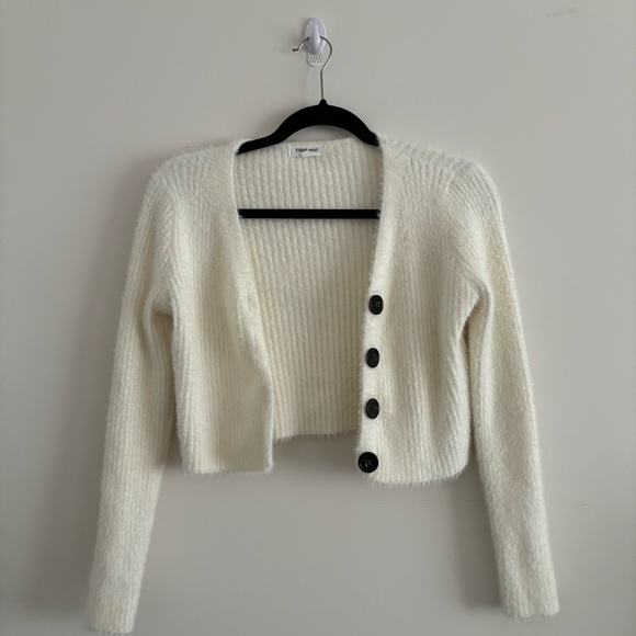 Fluffy white cropped sweater cardigan - Picture 2 of 4